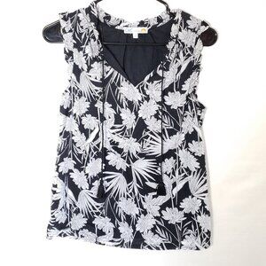 C&C  Black and White Floral Sleeveless Summer Tank Top V Neck S